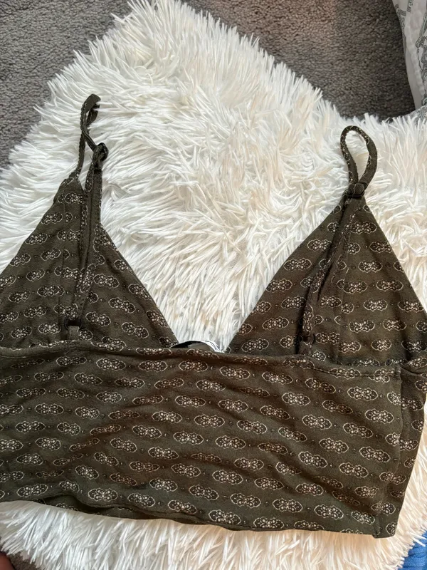 Olive Green Crop Top Size M - Image 3