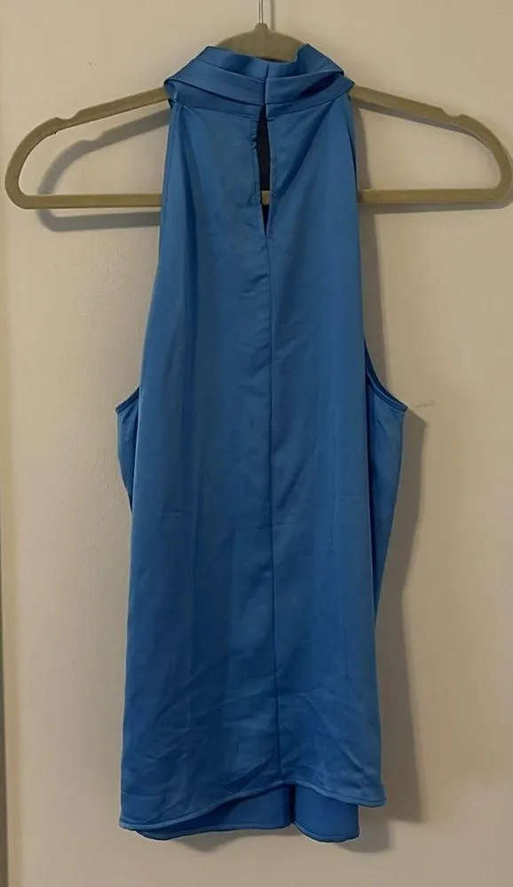 Ann Taylor satin sleeveless blouse in blue in size Medium - Image 3