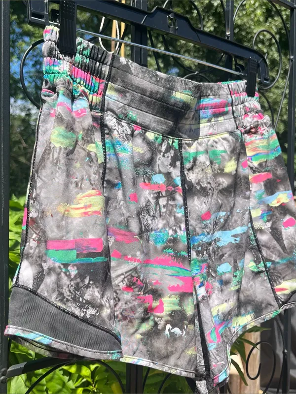 Lululemon Hotty-Hot High Rise Lined 4” Shorts Paint Drift Multi Graphite Grey 6 - Image 3