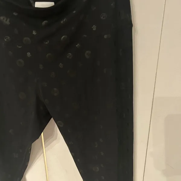 Sleek Black Leggings with Full-Length Fit - Image 6
