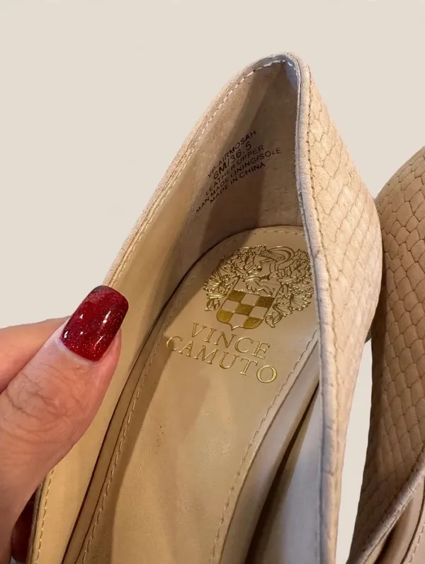 Vince Camuto Women's Nude Snake Embossed Pointed Toe Pumps 6.5 Leather Heels - Image 2