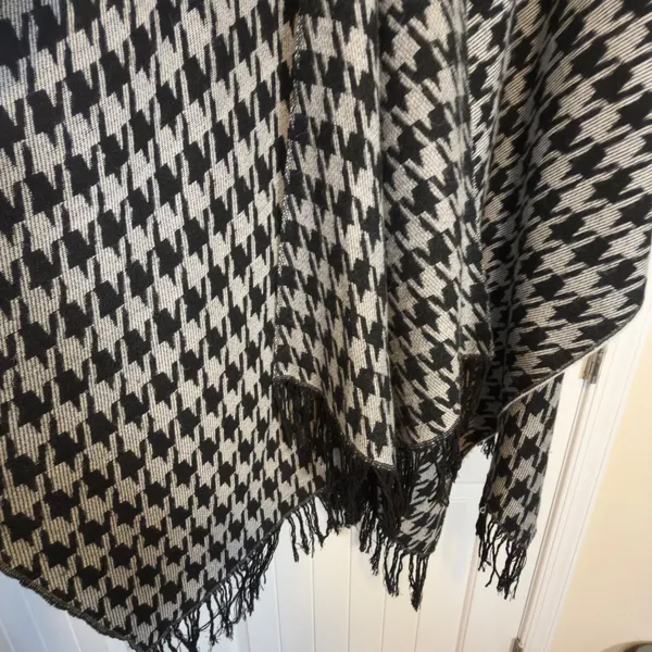 Houndstooth Fringe Poncho Wrap Open Front Shawl Black Grey Woven Cape Womens - Image 4