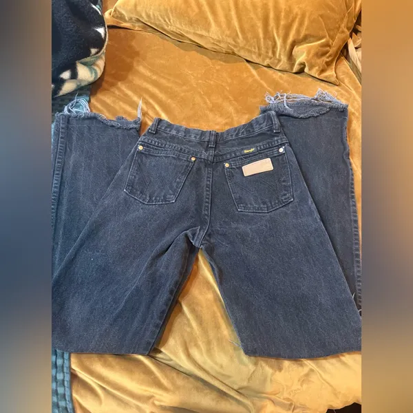 Wrangler black distressed jeans - Image 2