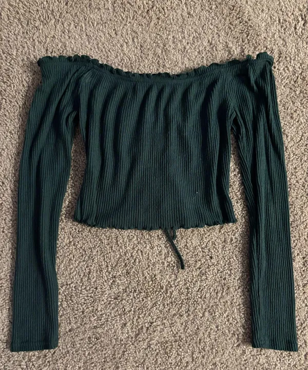 PacSun Crop Top Long Sleeve - Image 2