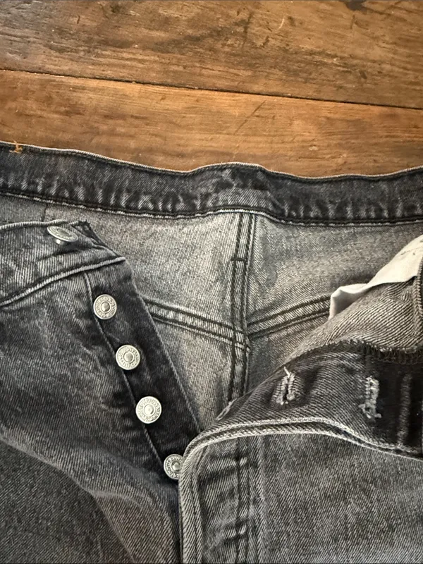 Levis 501 Gray Cutoff Jean Shorts Size 33 - Image 4