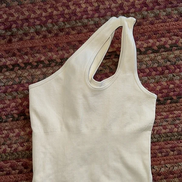 Oqq Cream Seamless One Shoulder Cut Out Bodysuit - Image 3