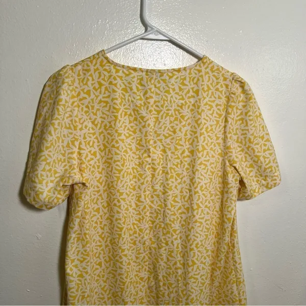 A New Day Women's Sz XS Ruffle Hem Dress Yellow White Floral V-Neck Short Sleeve - Image 7