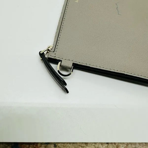 Kate Spade Women's Light Grey Zip Closure Pouch Wristlet Size Large - Image 4
