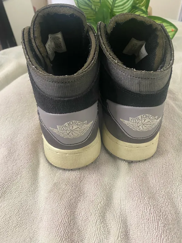 Air Jordan 1 SE Craft Mid Inside Out - Black ( Kids Size 5.5 - Image 3