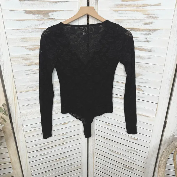 INTIMATELY FREE PEOPLE Women's Size XS Black V Neck Lace Bodysuit Top Vampy Goth - Image 5