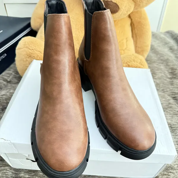 Women Carcuume Leather Boots Size 7.5 - Image 2