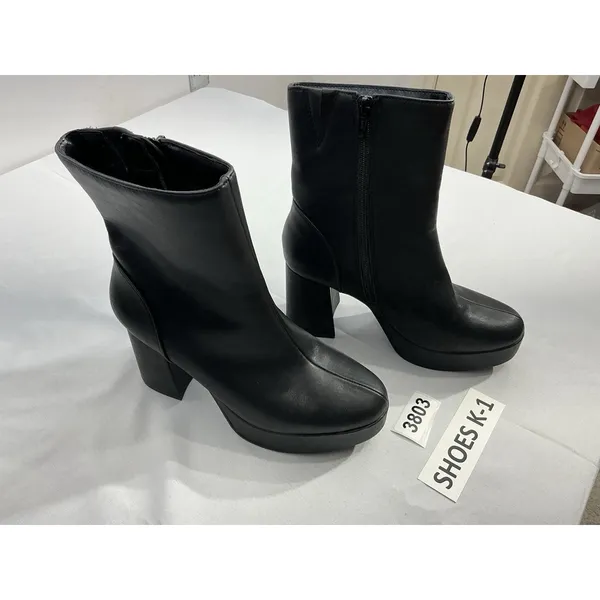 Womans Target 8.5 Black Zip Up Platform Ankle Boots New Without Tags - Image 2