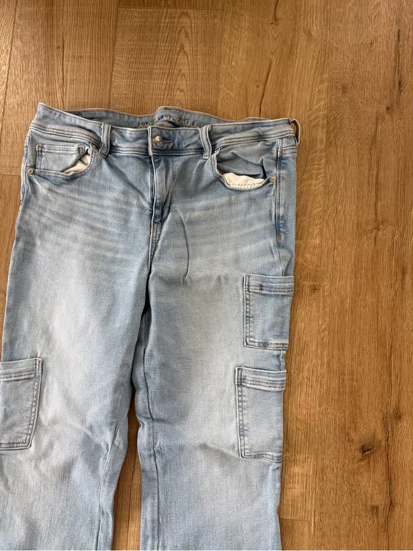American Eagle Kick Boot Cargo Flare Jeans Size 14 Short Light Wash - Image 2