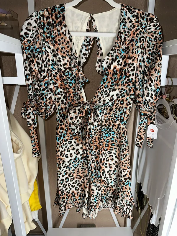 INDIKAH Selfie Leslie Romper Open Back - Image 4
