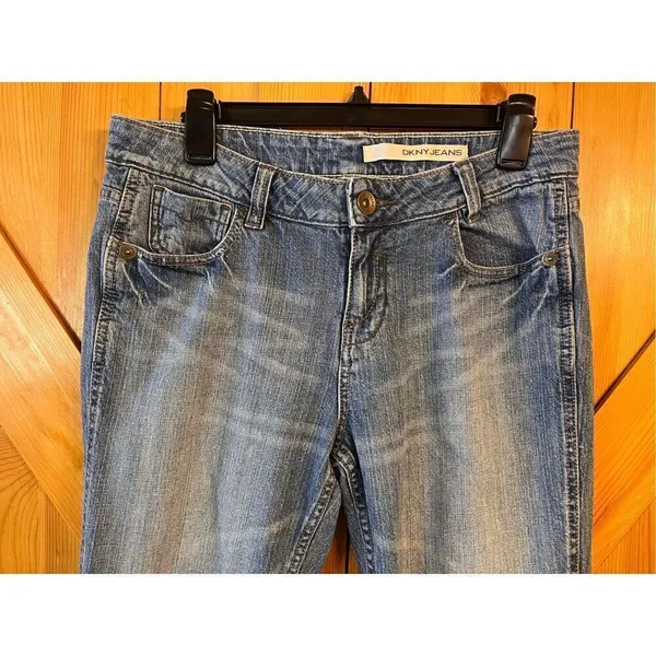 DKNY Jeans Womens 10 Blue Denim Capri (3740) - Image 3