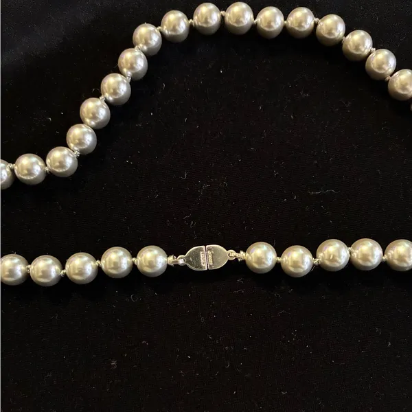 Vintage Monet 15" Silver Faux Pearl Choker Necklace, Signed Silver-Tone Clasp - Image 3