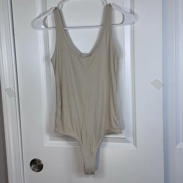 Shinestar Ribbed Tank Bodysuit Beige Nude Sleeveless Stretch Rayon Size Small - Image 3