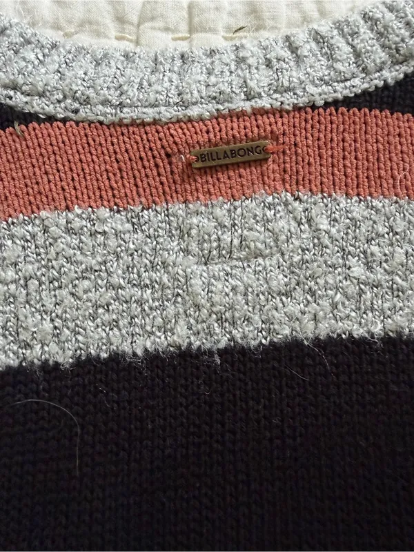 Billabong Crewneck Sweater in Black, Gray & Rust - Image 3