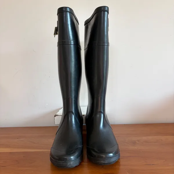 KORS Michael Kors Black Rubber Wedge Rain Boots Womens Size 8 Buckle Detail - Image 3