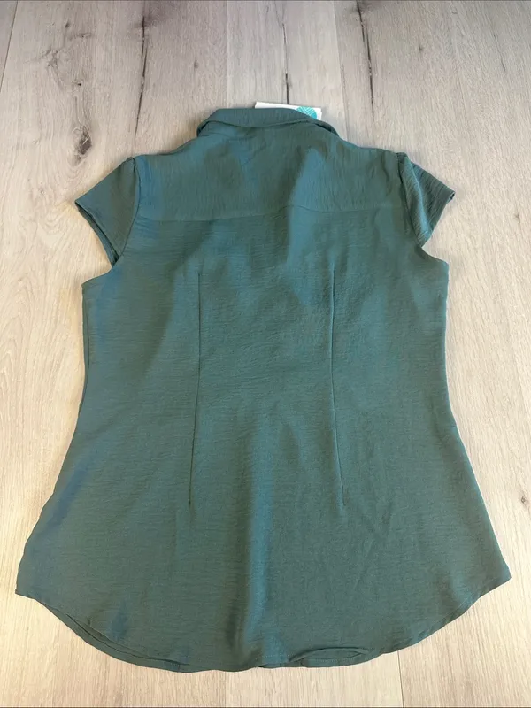 Montgomery Post Lilli Airette Blouse Green Medium NWT STITCH FIX - Image 6