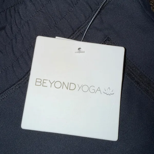Beyond Yoga City Cargo Pants Women L Black NEW Wide Leg NW1241 Athleisure - Image 4