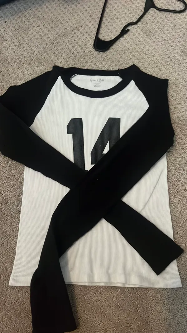Brandy Melville Long Sleeve Top - Image 2