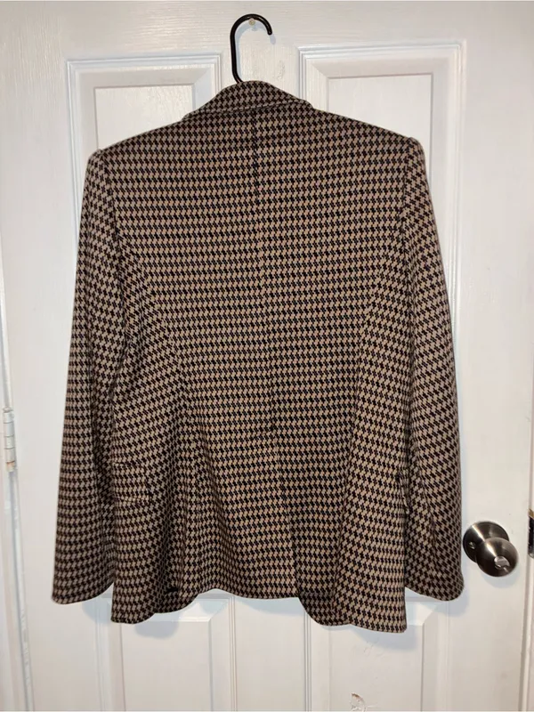Max Studio London Houndstooth Blazer Women’s Small Tan Black Tailored Workwear - Image 3