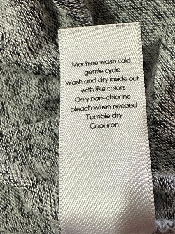 Athleta heather gray long sleeve round neck curved hem knit oversized top S - Image 6