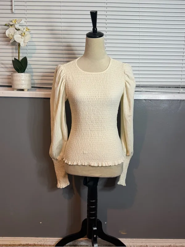 Anthropologie Ivory Smocked Puff Sleeve Peplum Top Small - Image 3