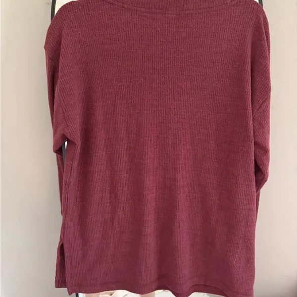 NWT Old Navy Women's Deep Red V-Neck Sweater - Image 4