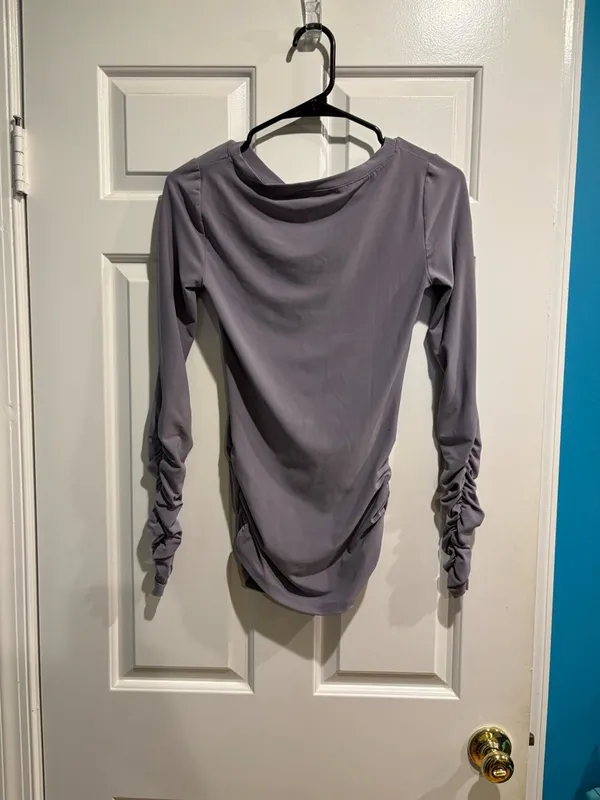 Garfield &Marks vintage slim fitting stretchy ruched top lavender gray XS S - Image 2