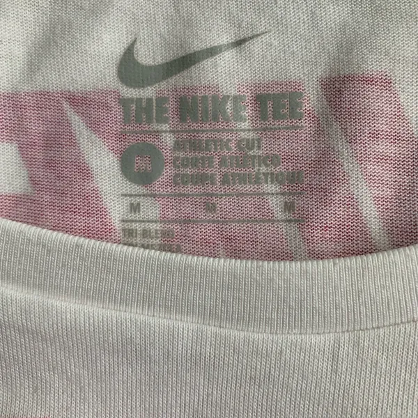 Air 01 athletic cut boat/scoop neck T-shirt size medium - Image 7