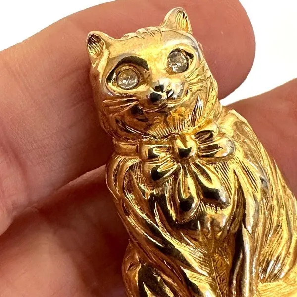 Vintage gold tone Avon cat pin brooch - Image 6