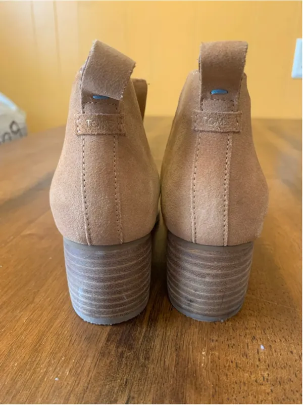 Tom’s Ankle Boots 7 Tan Low Heel - Image 3