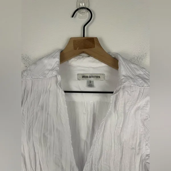 Urban Outfitters White Jordyn Textured Flyaway Shirt‎ Women’s Sz S - Image 3