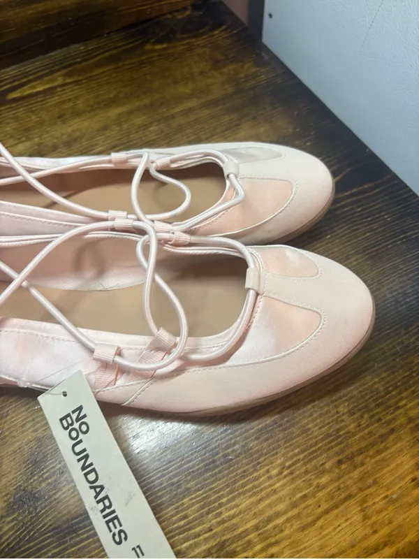 No boundaries pale pink ballet sneakers size 11 - Image 3