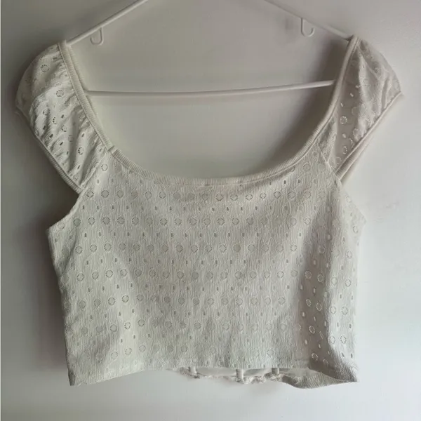 🛎️ Clearance Urban Outfitters White Puff Top Size-L - Image 5