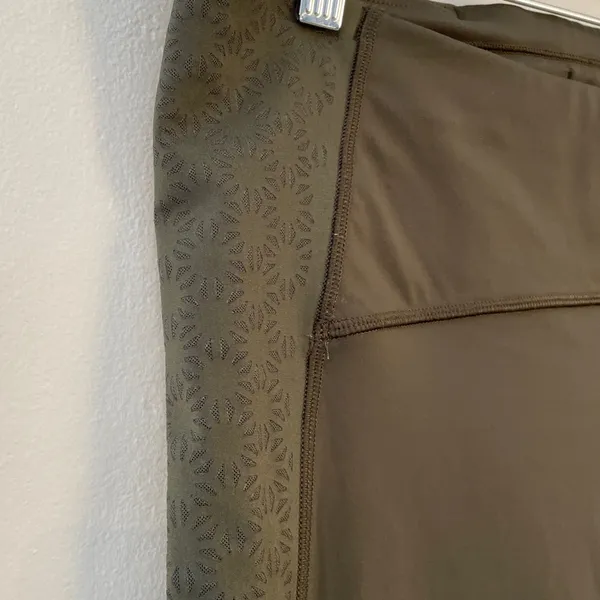 Lululemon Womens High-Waisted Leggings Moss size 10 - Image 3