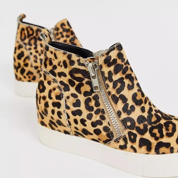 Steve Madden Caliber Leopard Wedge Sneaker Bootie size 6 Mobwife - Image 2
