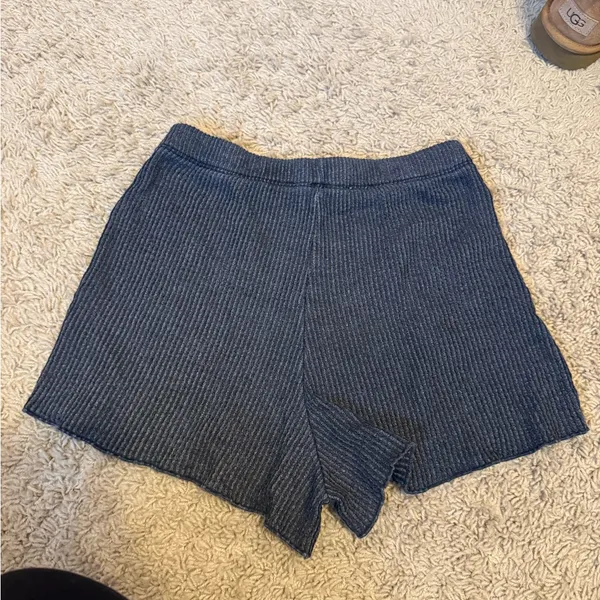 Ribbed Gray Shorts - Image 2
