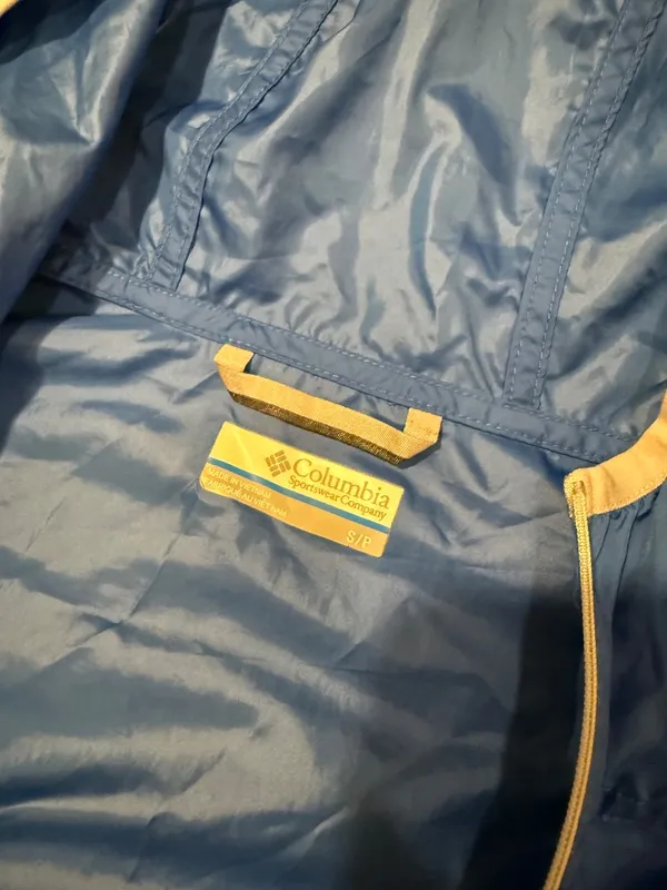 Columbia PFG Light Weight Jacket Windbreaker Women's Size Small - Image 3
