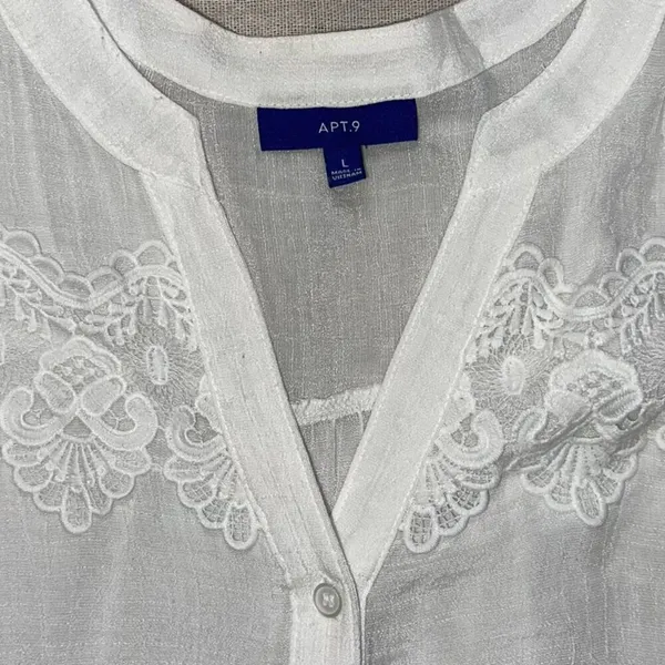 Apt 9 | White Lace Accented Button Front Blouse | Large - Image 4