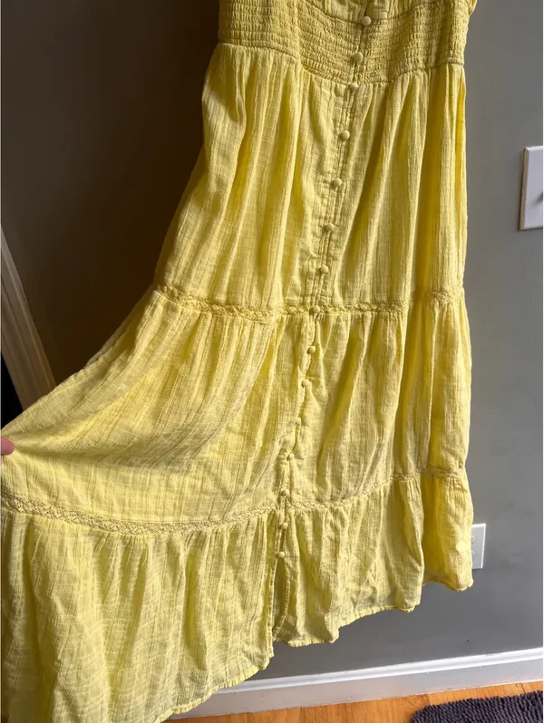 American Eagle Yellow Tiered Smocked Dress Size Medium - Image 4