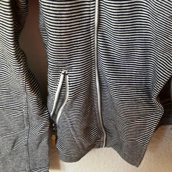 FINAL MARKDOWN Nwt Roxy jacket large - Image 2
