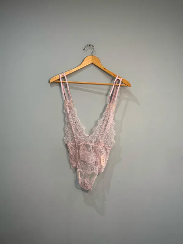 Pink Victoria's Secret Sheer Lace Bodysuit Size M NWT - Image 3