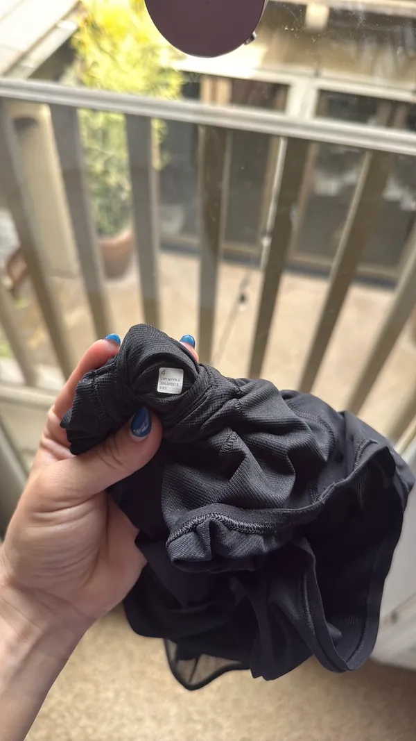 Lululemon Hotty Hot Shorts Hawaii 2.5" Edition - Image 3