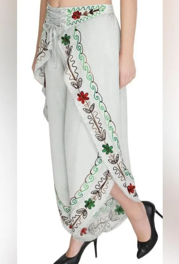 Elegant Embroidered Wide Leg Pants 100%viscose NWOT - Image 2