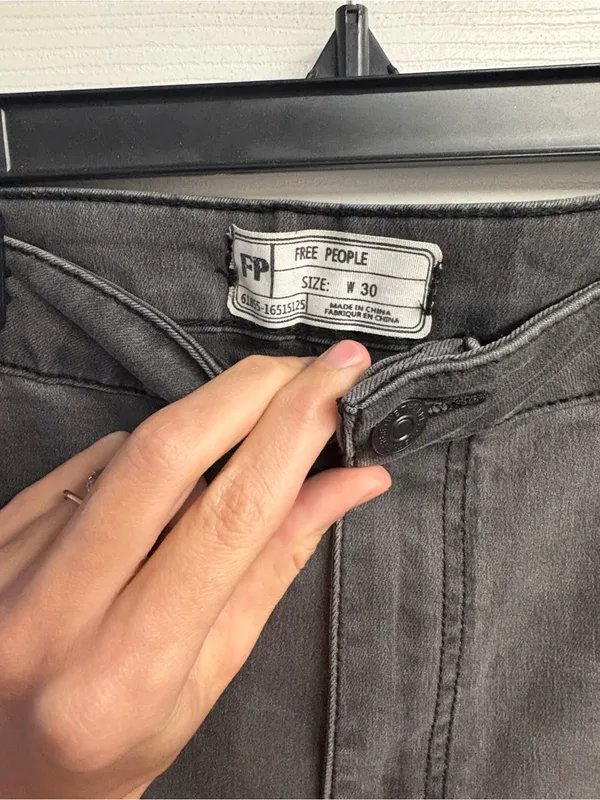 Free People High Rise Flated Jeans W/ Raw Hem Size 30 - Image 3