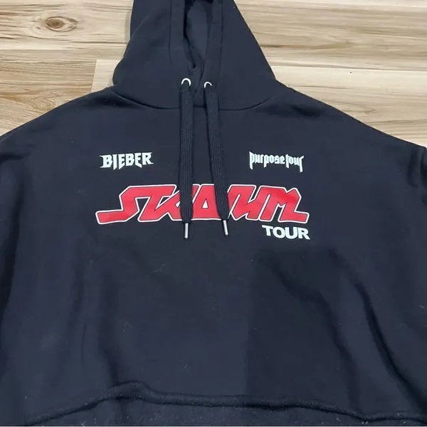 Justin Bieber Purpose Stadium Tour Crop Top Hoodie Women’s Large - Image 6