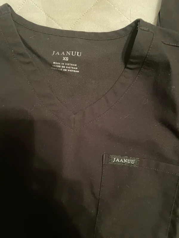 Jaanuu Scrub Set - Image 3